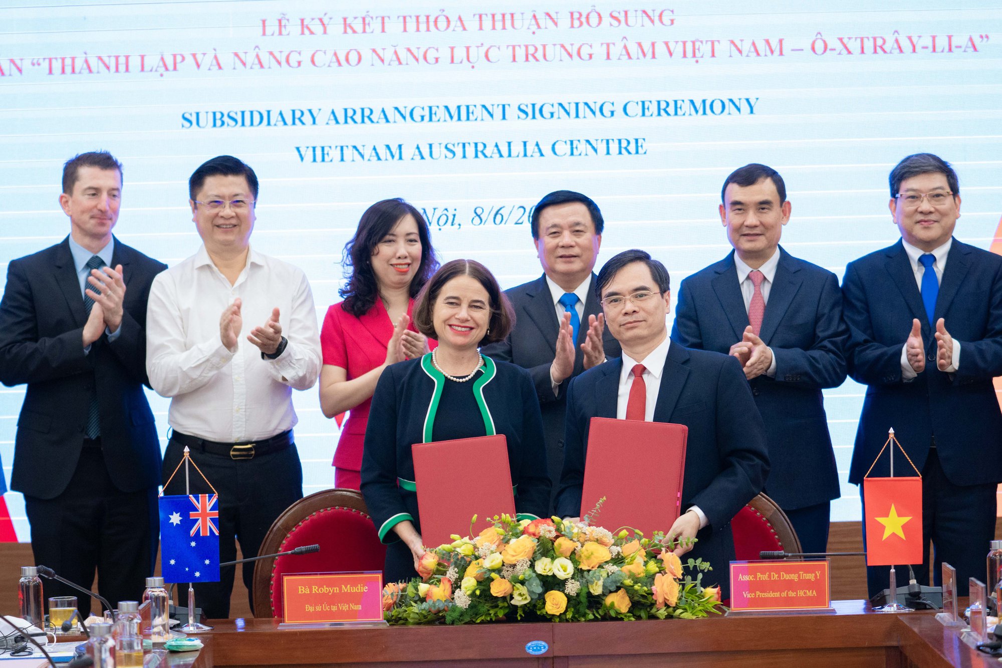 Học viện Chính trị Quốc gia Hồ Chí Minh, Bộ Ngoại giao và Thương mại Australia ký thỏa thuận hợp tác - Ảnh 1.