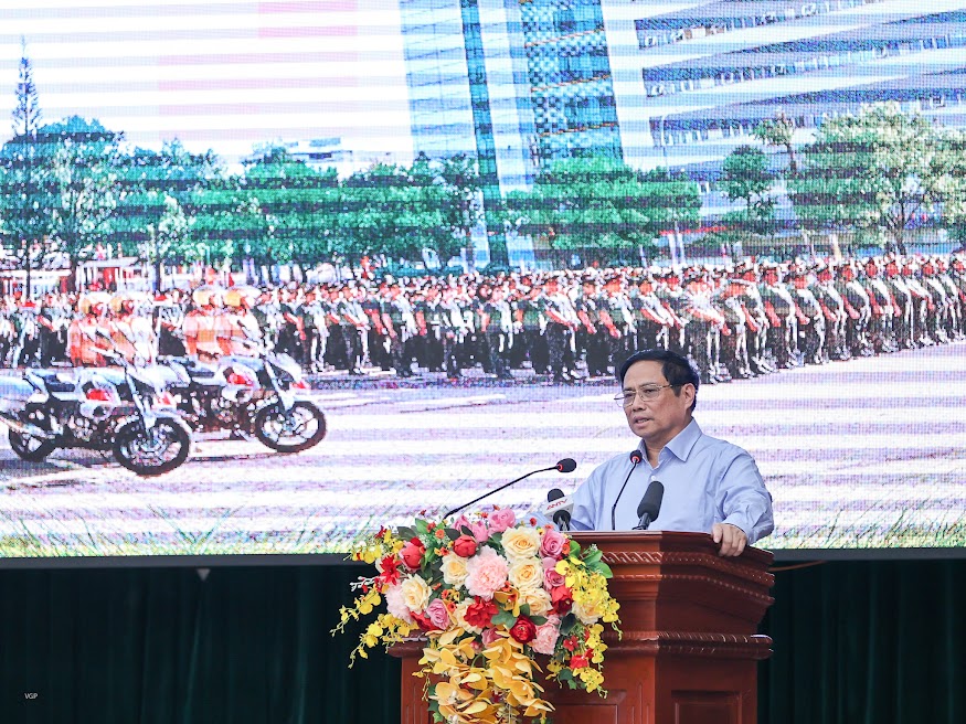 Thủ tướng thăm lực lượng vũ trang tỉnh Đắk Lắk, yêu cầu luôn sẵn sàng chiến đấu ở mức cao nhất - Ảnh 3.
