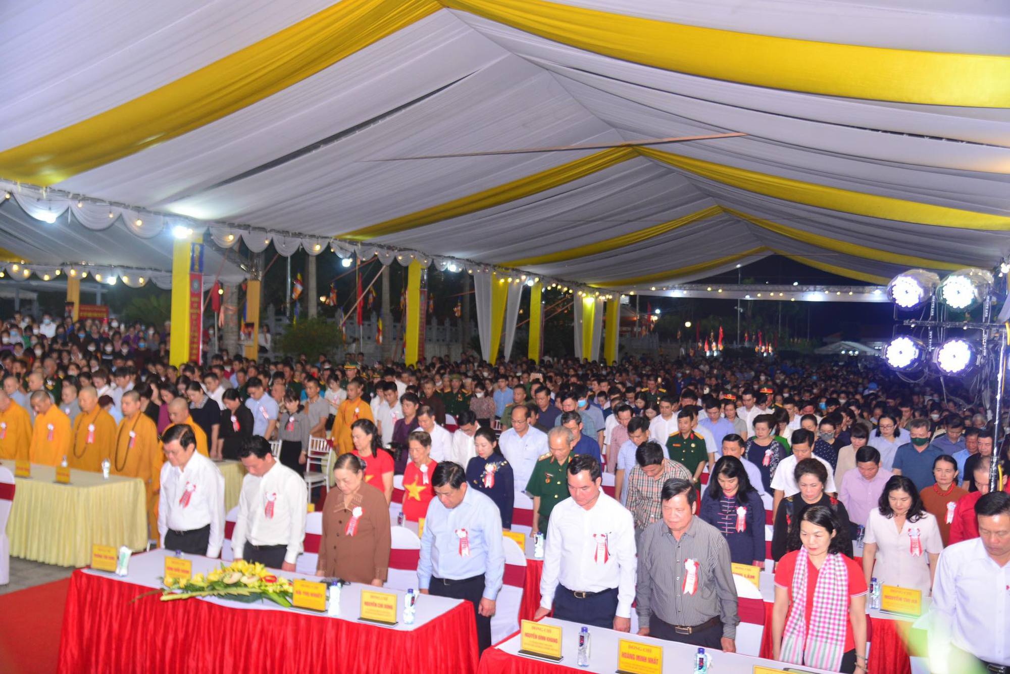 Bộ KH&ĐT tri ân những anh hùng “sống bám đá đánh giặc, chết hoá đá bất tử” - Ảnh 2.