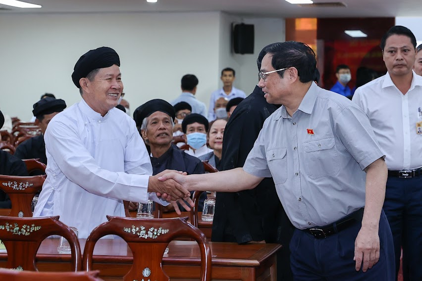 Thủ tướng Phạm Minh Chính tiếp xúc, lắng nghe kiến nghị của cử tri - Ảnh 2.