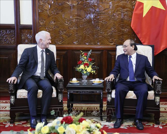 Chủ tịch nước Nguyễn Xuân Phúc tiếp các đại sứ chào từ biệt - Ảnh 2.