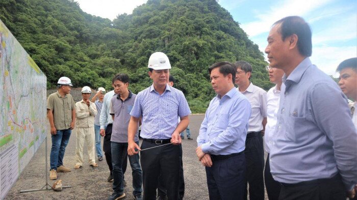 Cao tốc Mai Sơn-QL45: Nhà thầu tiếp tục tăng ca để đáp ứng tiến độ - Ảnh 2. Cao tốc Mai Sơn-QL45: Nhà thầu tiếp tục tăng ca để đáp ứng tiến độ - Ảnh 2.