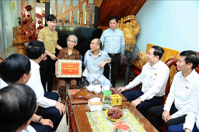 Đồng chí Trần Thanh Mẫn tặng quà đối tượng chính sách tại Cao Bằng - Ảnh 2.