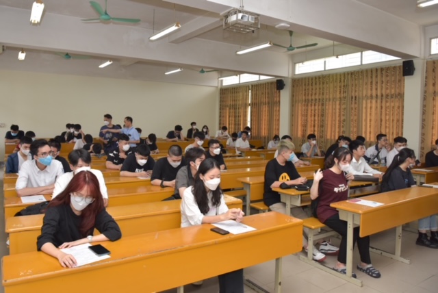Bách khoa Hà Nội đón 7.136 thí sinh dự Kỳ thi đánh giá tư duy - Ảnh 1.