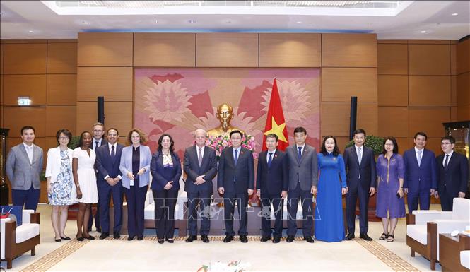 Chủ tịch Quốc hội đề nghị WB ưu tiên hỗ trợ Việt Nam xây dựng 'hạ tầng mềm' - Ảnh 2.