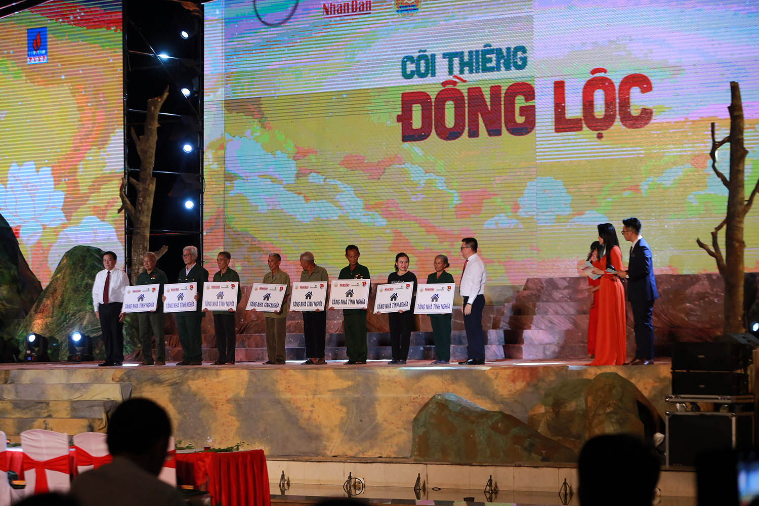 Bản tráng ca “Cõi thiêng Đồng Lộc” - Ảnh 3. Bản tráng ca “Cõi thiêng Đồng Lộc” - Ảnh 3.