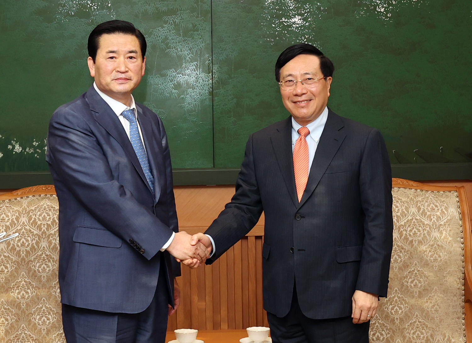 Phó Thủ tướng Thường trực tiếp Chủ tịch Hiệp hội Kinh tế, Văn hóa Hàn-Việt - Ảnh 1.