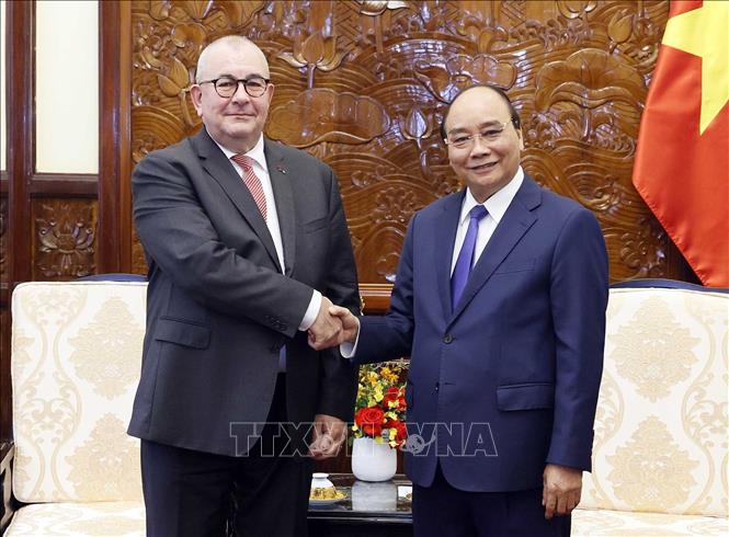 Chủ tịch nước Nguyễn Xuân Phúc tiếp các Đại sứ chào từ biệt - Ảnh 2.