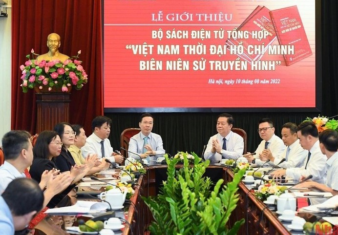 Ra mắt bộ sách điện tử “Việt Nam thời đại Hồ Chí Minh - Biên niên sử truyền hình” - Ảnh 1.