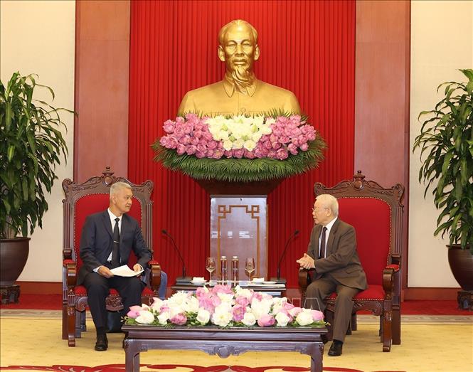 Tổng Bí thư Nguyễn Phú Trọng tiếp Bí thư Trung ương Đảng, Bí thư Thành ủy Vientiane - Ảnh 3.
