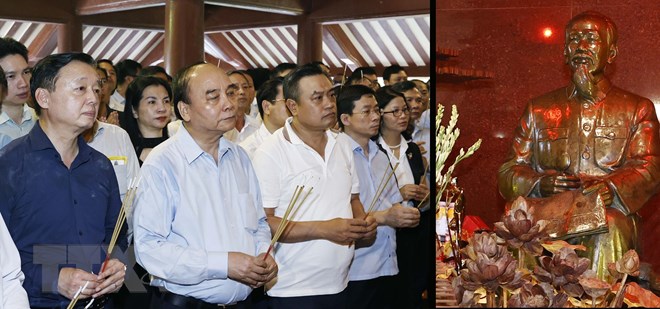 Chủ tịch nước dâng hương tưởng nhớ Chủ tịch Hồ Chí Minh - Ảnh 1.