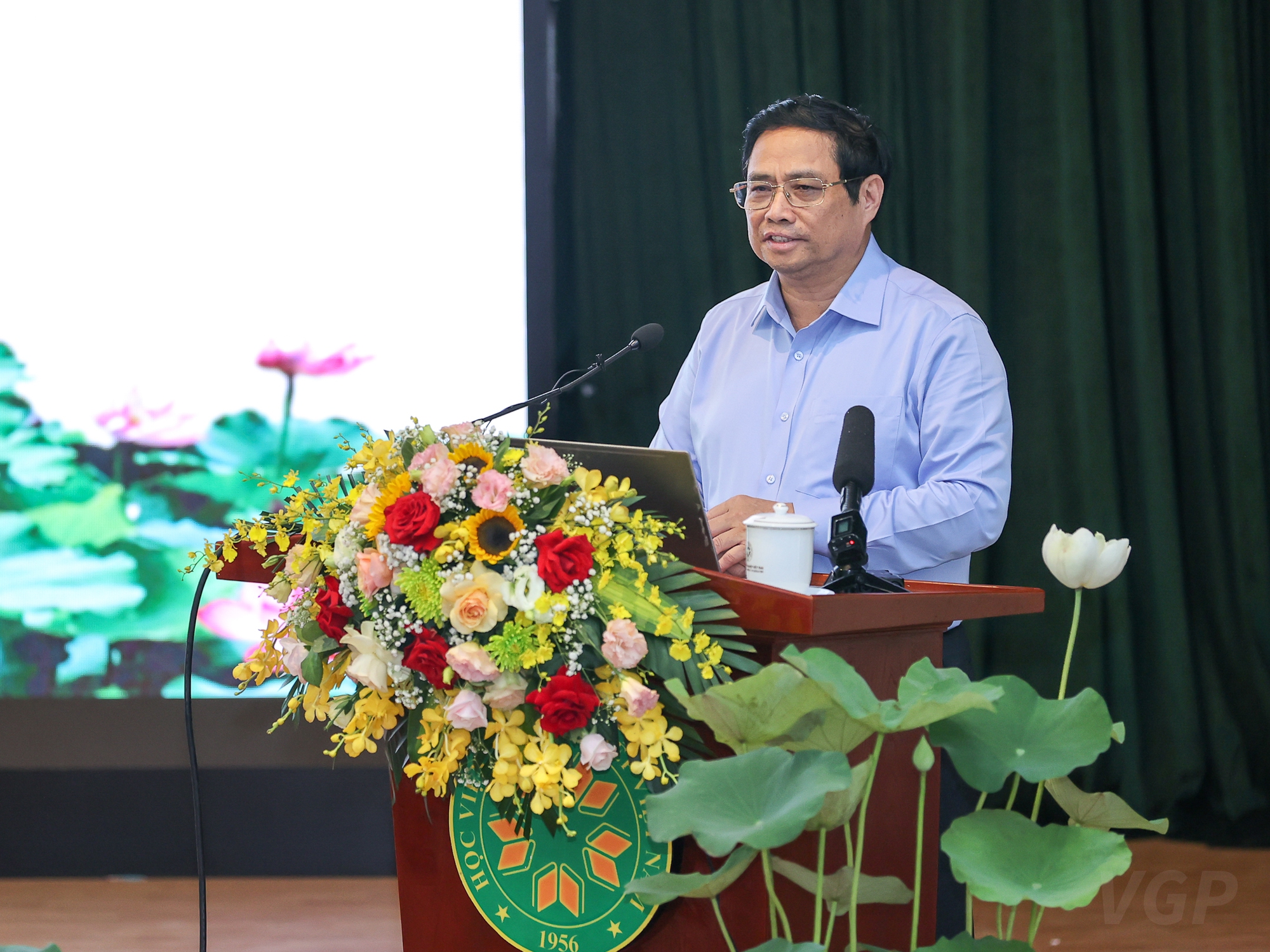Thủ tướng: Học viện Nông nghiệp Việt Nam cần phải trở thành đại học hàng đầu thế giới về nông nghiệp - Ảnh 3.