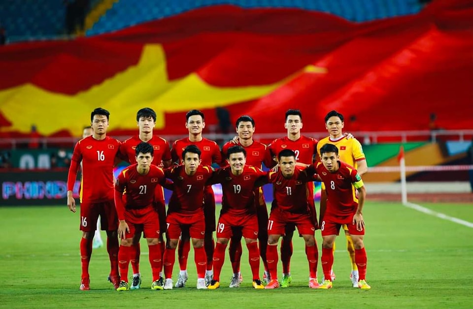 Đội tuyển Việt Nam Bốn bàn thắng thêm 3 điểm vững ngôi đầu