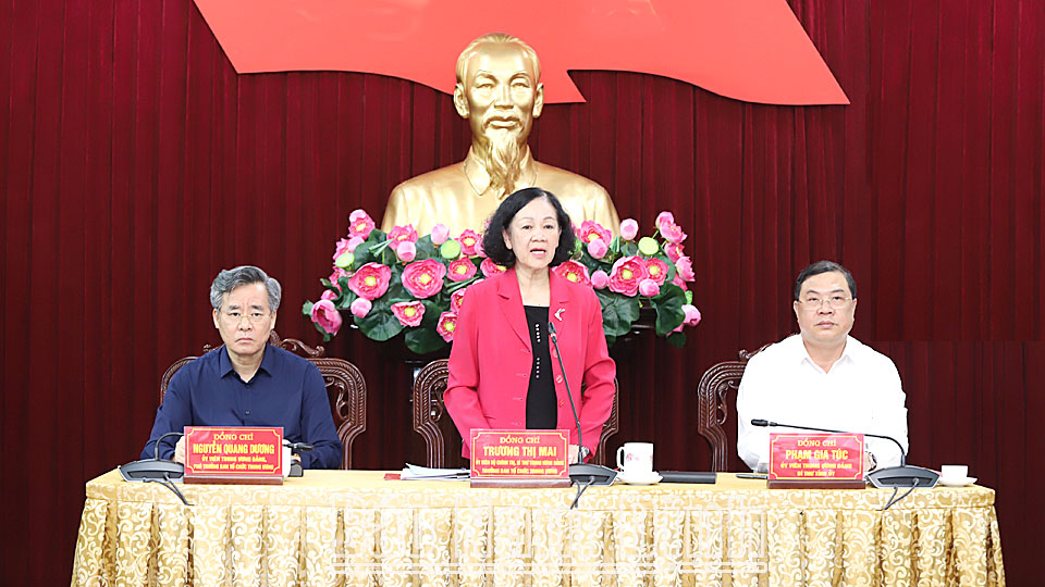 Đoàn kiểm tra của Bộ Chính trị làm việc với Ban Thường vụ Tỉnh ủy Nam Định - Ảnh 1.