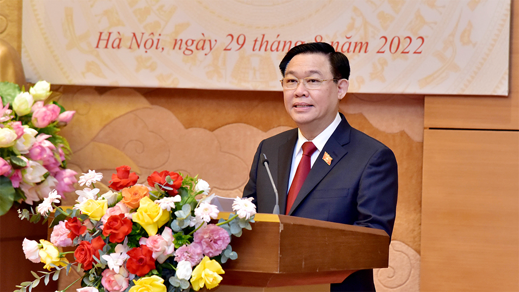 Chủ tịch Quốc hội Vương Đình Huệ trao Huy hiệu 40 năm tuổi Đảng tặng Phó Chủ tịch Thường trực Quốc hội Trần Thanh Mẫn và Phó Chủ tịch Quốc hội, Thượng tướng Trần Quang Phương - Ảnh 2.
