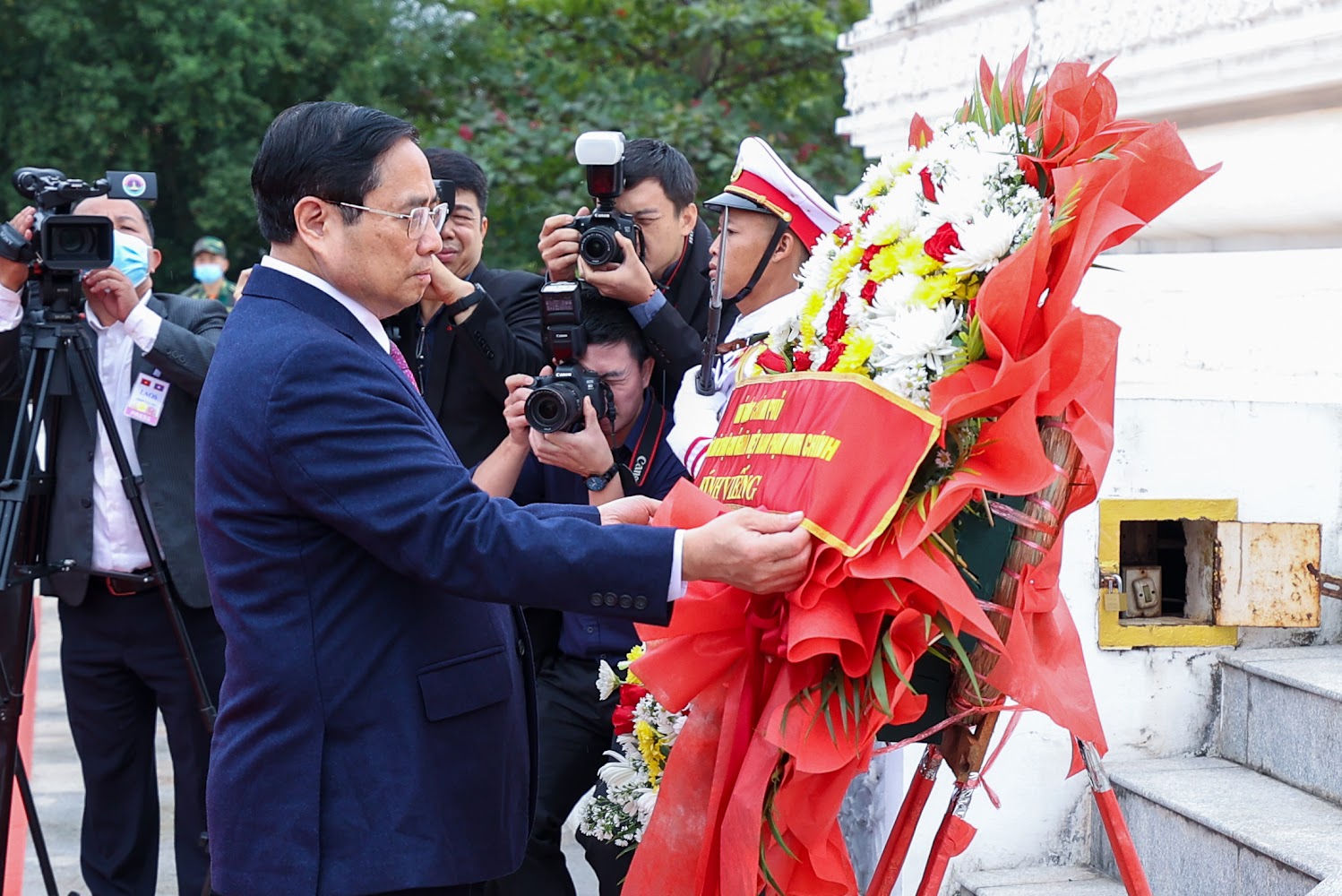 Chùm ảnh: Thủ tướng Phạm Minh Chính bắt đầu thăm chính thức CHDCND Lào - Ảnh 9.