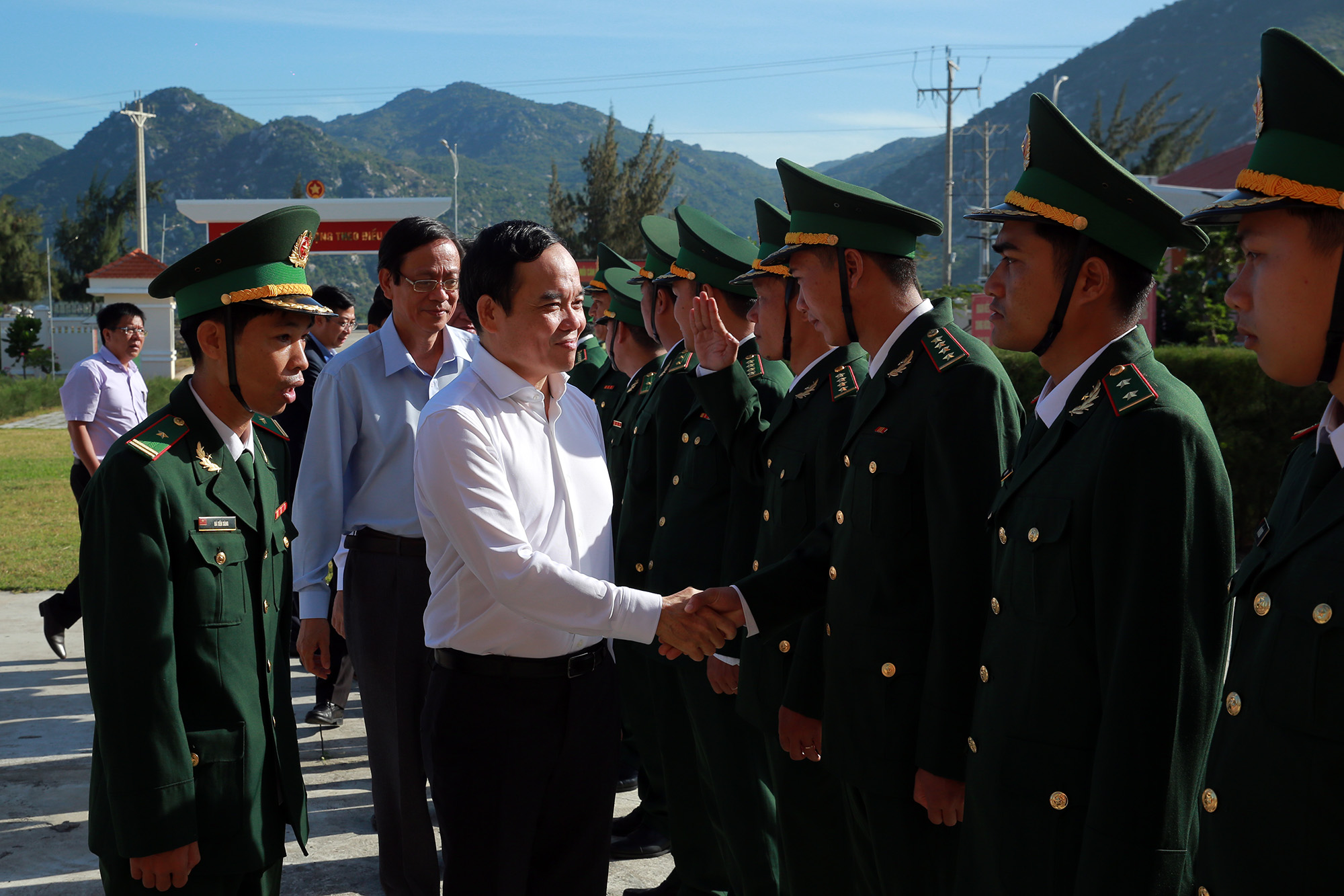 Phó Thủ tướng Trần Lưu Quang tặng quà Tết gia đình chính sách, hộ nghèo tỉnh Ninh Thuận - Ảnh 3.