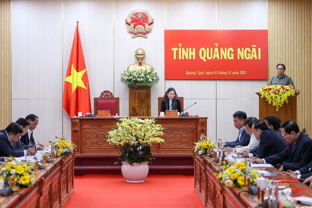 Thủ tướng Phạm Minh Chính làm việc với lãnh đạo chủ chốt tỉnh Quảng Ngãi - Ảnh 1.
