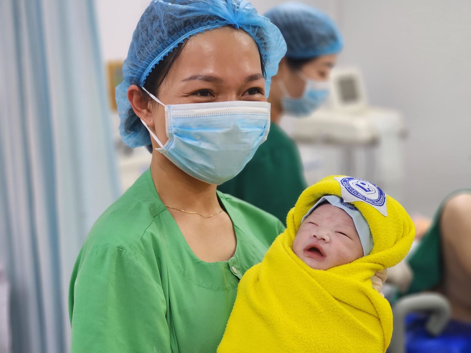 Những em bé 'tuổi mèo' đầu tiên chào đời trong thời khắc giao thừa - Ảnh 3. Những em bé 'tuổi mèo' đầu tiên chào đời trong thời khắc giao thừa - Ảnh 3.