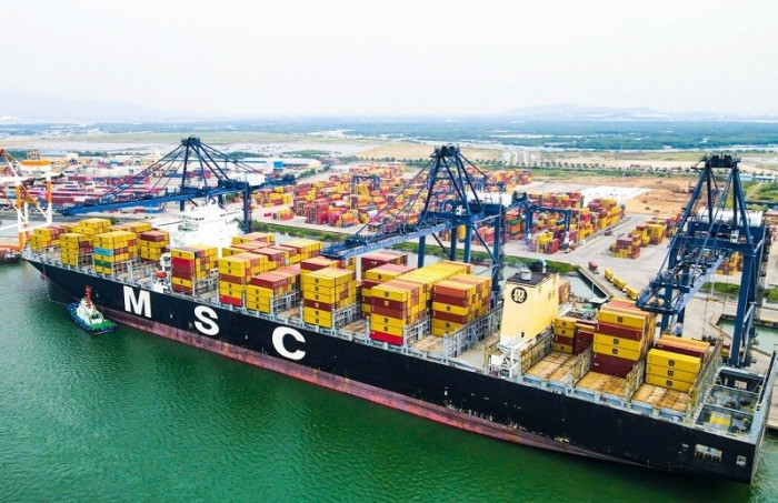 Tàu container của hãng MSC cập cảng SSIT dịp đầu năm Quý Mão 2023. 