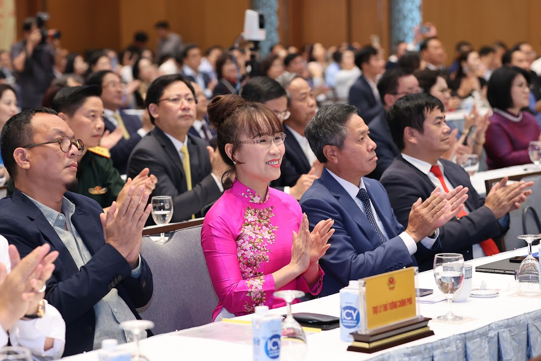 Thường trực Chính phủ gặp mặt đại diện doanh nhân Việt Nam - Ảnh 2 Thường trực Chính phủ gặp mặt đại diện doanh nhân Việt Nam - Ảnh 2