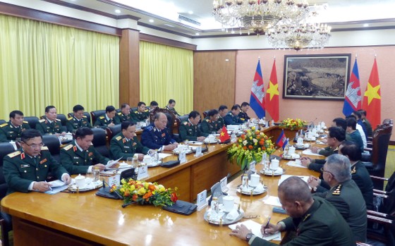 Thúc đẩy hơn nữa quan hệ hợp tác giữa quân đội hai nước Việt Nam-Campuchia - Ảnh 1.