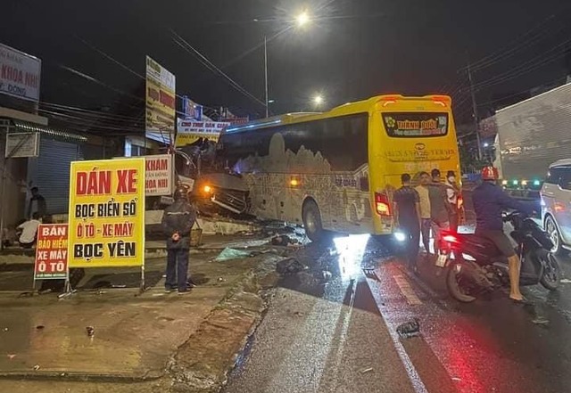 Khắc phục hậu quả vụ tai nạn giao thông đặc biệt nghiêm trọng tại tỉnh Đồng Nai - Ảnh 1.