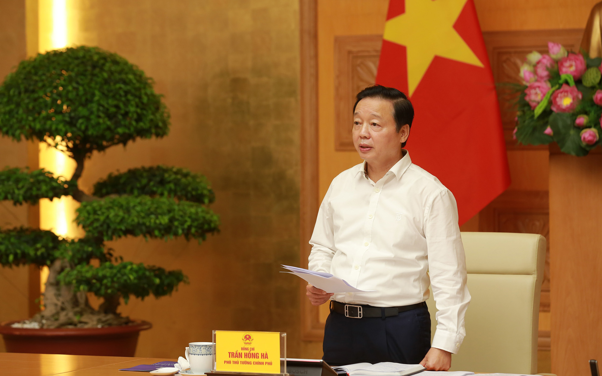 Phó Thủ tướng Trần Hồng Hà: Bộ Công Thương phải tập trung chỉ đạo đồng bộ nhiều giải pháp đẩy nhanh tiến độ đầu tư, sớm đưa đường dây 500 kV mạch 3 từ Quảng Trạch đến Phố Nối vào vận hành theo yêu cầu của Thủ tướng Chính phủ - Ảnh: VGP/Minh Khôi