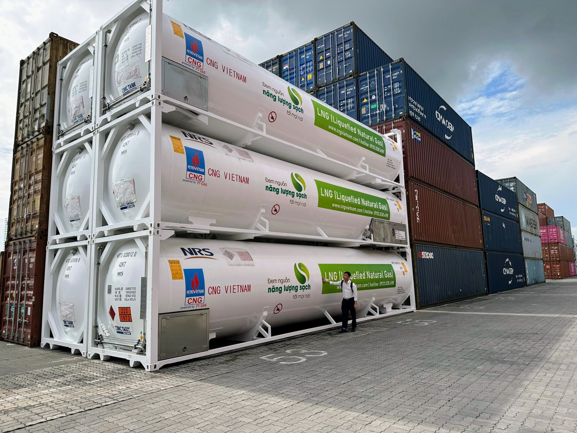 Dòng khí LNG từ kho LNG PV Gas Thị Vải sẽ được vận chuyển bằng đường ống và bằng LNG ISO Container - Ảnh: VGP/Nhật Bắc