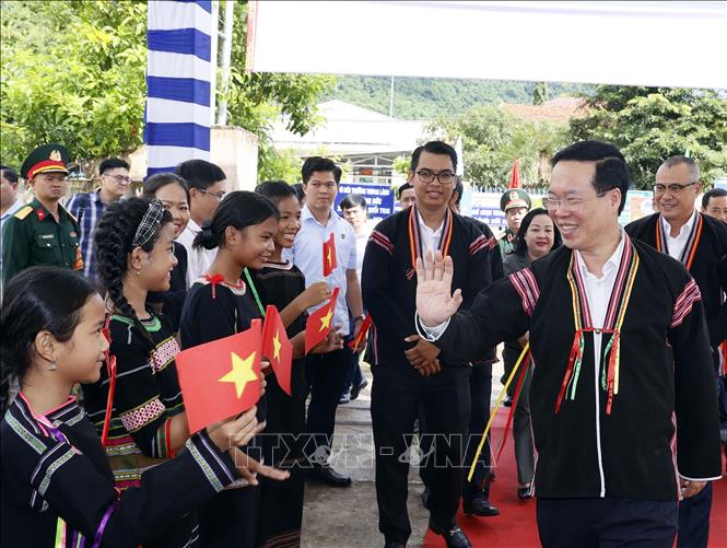 Chủ tịch nước Võ Văn Thưởng dự Ngày hội Đại đoàn kết toàn dân tại Phú Yên- Ảnh 1.