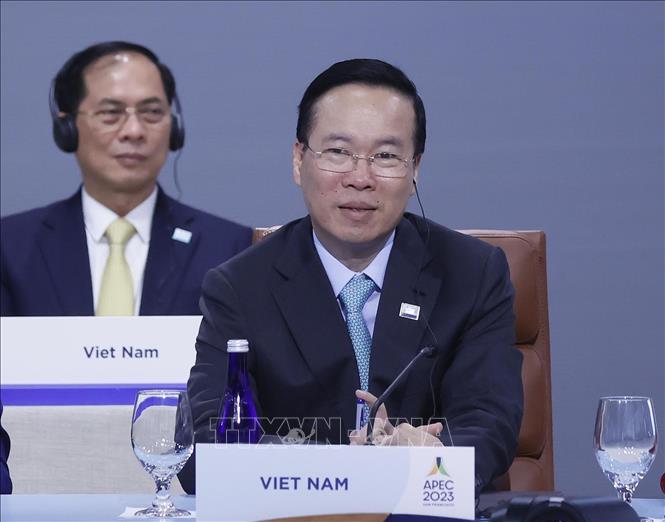 Chủ tịch nước nhấn mạnh sau đúng 25 năm gia nhập APEC, với mong muốn tiếp tục đóng góp cho tiến trình APEC, Việt Nam đề xuất đăng cai các hoạt động của Năm APEC 2027 - Ảnh: TTXVN