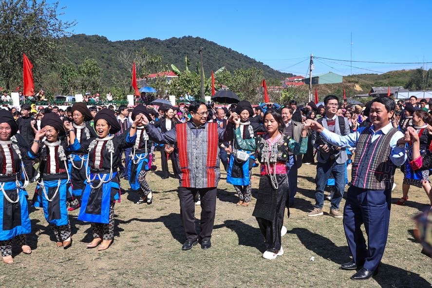 Thủ tướng chung vui Ngày hội đại đoàn kết cùng đồng bào các dân tộc tỉnh Lai Châu- Ảnh 15.