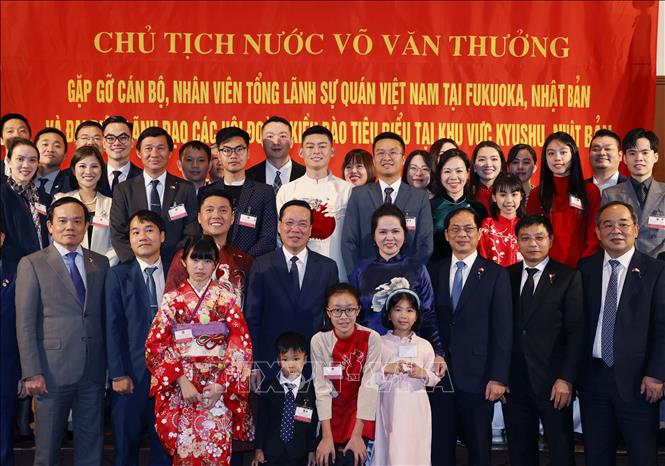 Chủ tịch nước gặp gỡ đại diện cộng đồng người Việt Nam tại khu vực Kyushu, Nhật Bản- Ảnh 2.