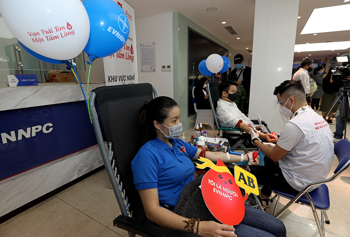 Đồng hành cùng khách hàng sử dụng điện an toàn, tiết kiệm và hiệu quả- Ảnh 5. Đồng hành cùng khách hàng sử dụng điện an toàn, tiết kiệm và hiệu quả- Ảnh 5.