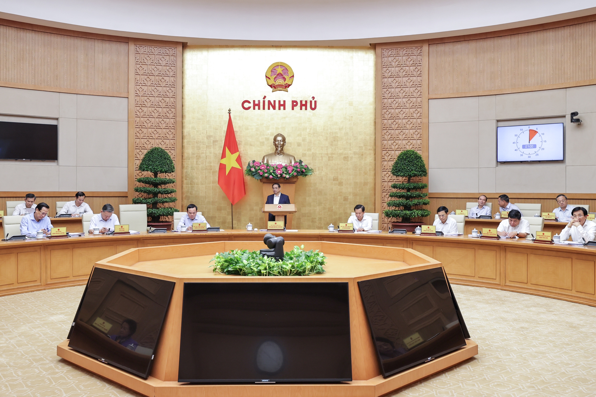 Thủ tướng Phạm Minh Chính chủ trì phiên họp Chính phủ thường kỳ tháng 10/2023 - Ảnh: VGP/Nhật Bắc