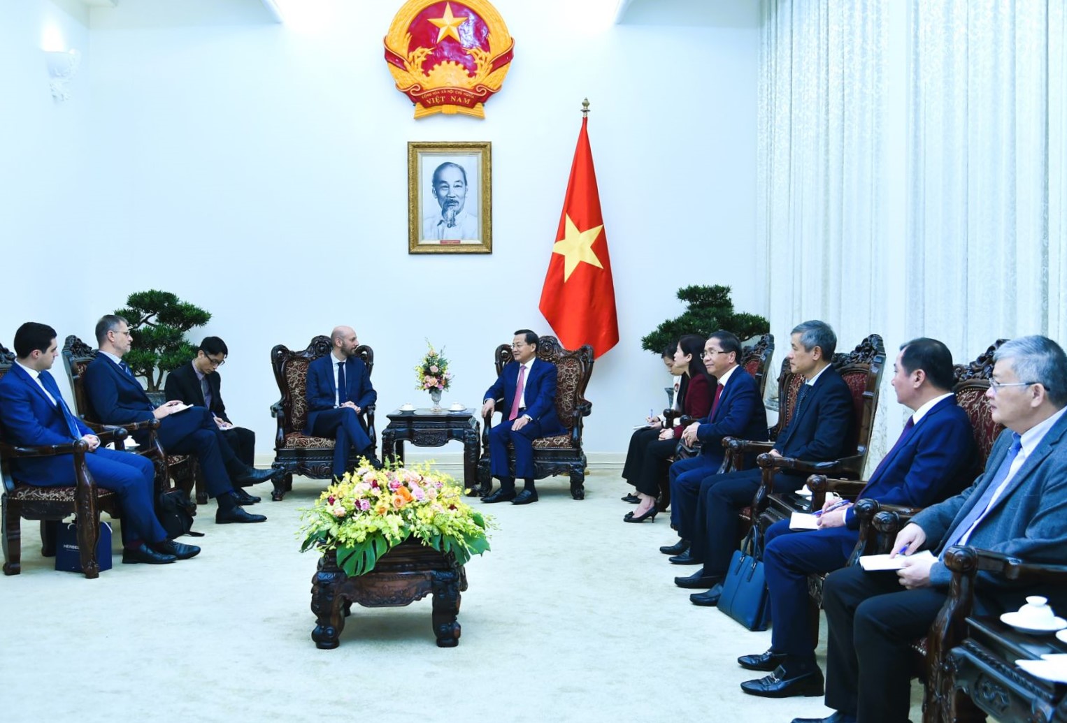 Phó Thủ tướng Lê Minh Khái: Thúc đẩy hợp tác Việt-Pháp, tăng cường trao đổi kinh nghiệm quản trị công, cải cách tiền lương, xây dựng nền công vụ liêm chính- Ảnh 3.