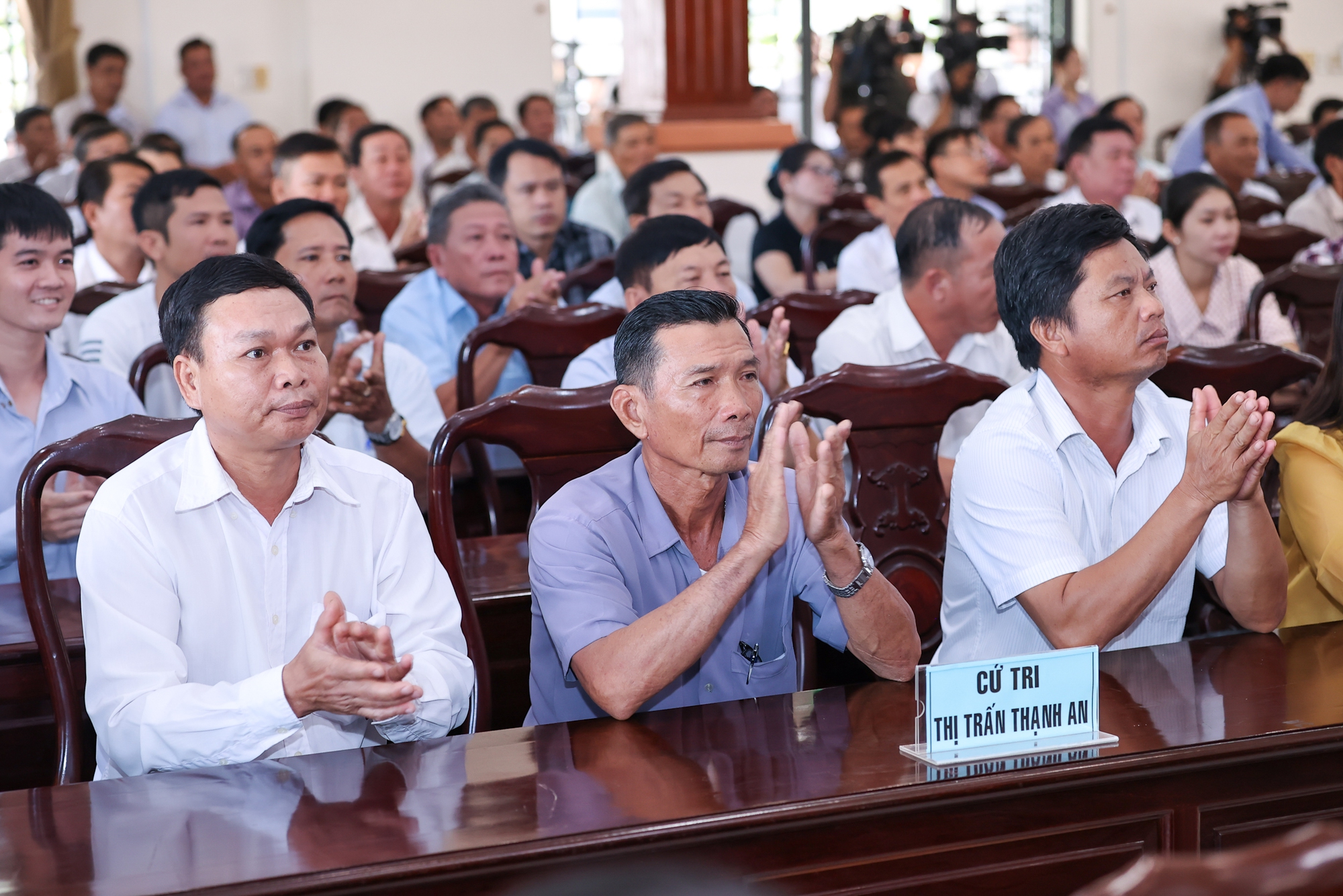 Thủ tướng Phạm Minh Chính tiếp xúc cử tri sau kỳ họp thứ sáu Quốc hội khóa XV- Ảnh 6.