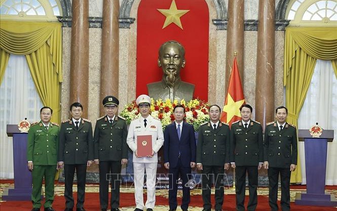 Chủ tịch nước trao Quyết định thăng cấp bậc hàm Thượng tướng cho Thứ trưởng Bộ Công an Nguyễn Duy Ngọc