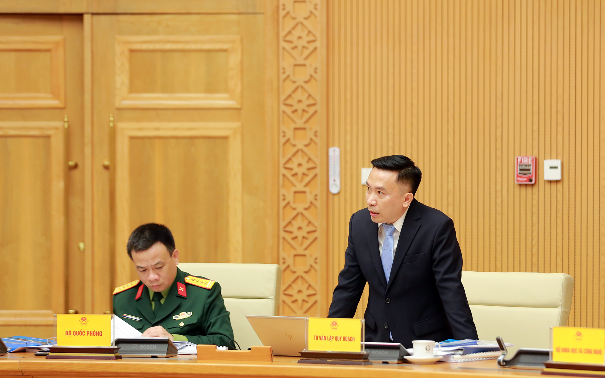Hình thành các trung tâm tăng trưởng nổi trội, có sức lan toả mạnh mẽ- Ảnh 3.