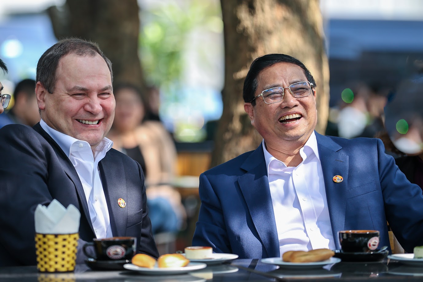 Hai Thủ tướng Việt Nam và Belarus tham quan Cột cờ Hà Nội, thưởng thức cà phê Việt Nam- Ảnh 6.