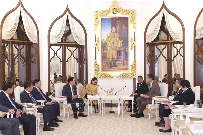 Chủ tịch Quốc hội Vương Đình Huệ hội kiến Thủ tướng Thái Lan Srettha Thavisin- Ảnh 2.