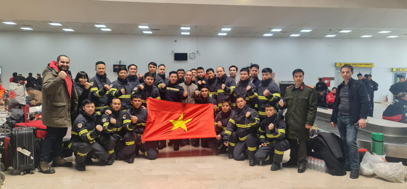 CỨU NẠN THẢM HỌA TẠI THỔ NHĨ KỲ: Đội cứu hội Việt Nam và Pakistan nỗ lực tiếp cận 3 nạn nhân - Ảnh 28. CỨU NẠN THẢM HỌA TẠI THỔ NHĨ KỲ: Đội cứu hội Việt Nam và Pakistan nỗ lực tiếp cận 3 nạn nhân - Ảnh 28.