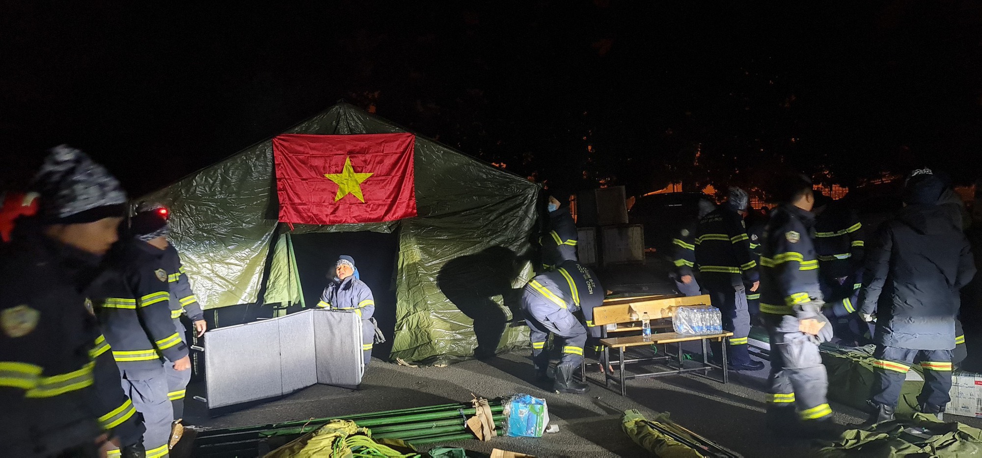 CỨU NẠN THẢM HỌA TẠI THỔ NHĨ KỲ: Đội cứu hội Việt Nam và Pakistan nỗ lực tiếp cận 3 nạn nhân - Ảnh 18.