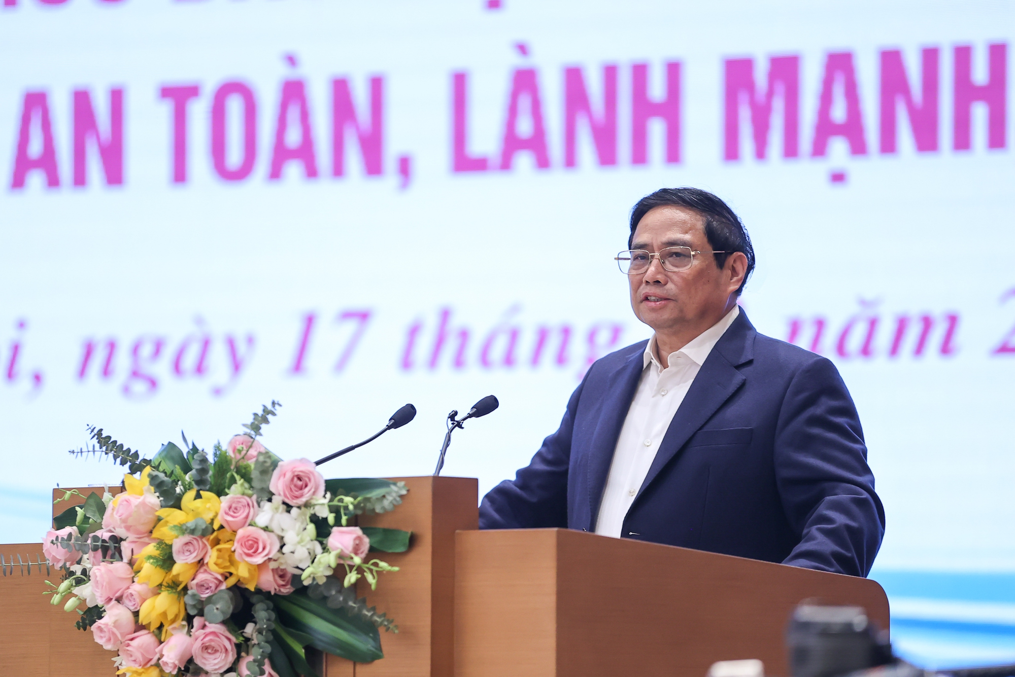 TỔNG THUẬT: Tháo gỡ và thúc đẩy thị trường bất động sản phát triển an toàn, lành mạnh, bền vững - Ảnh 1.