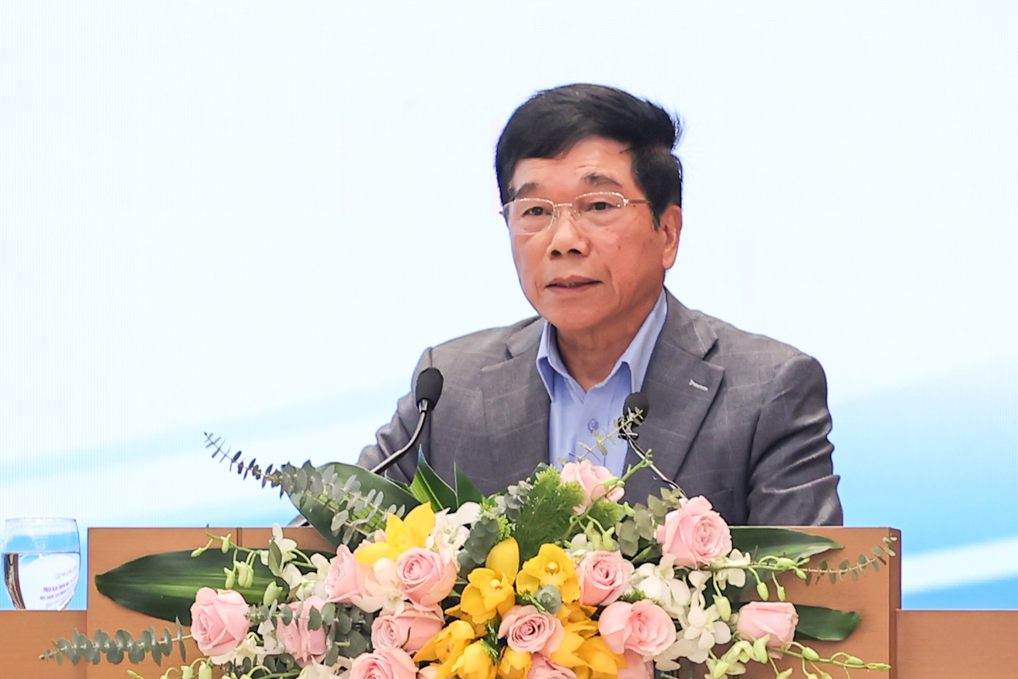 TỔNG THUẬT: Tháo gỡ và thúc đẩy thị trường bất động sản phát triển an toàn, lành mạnh, bền vững - Ảnh 1.