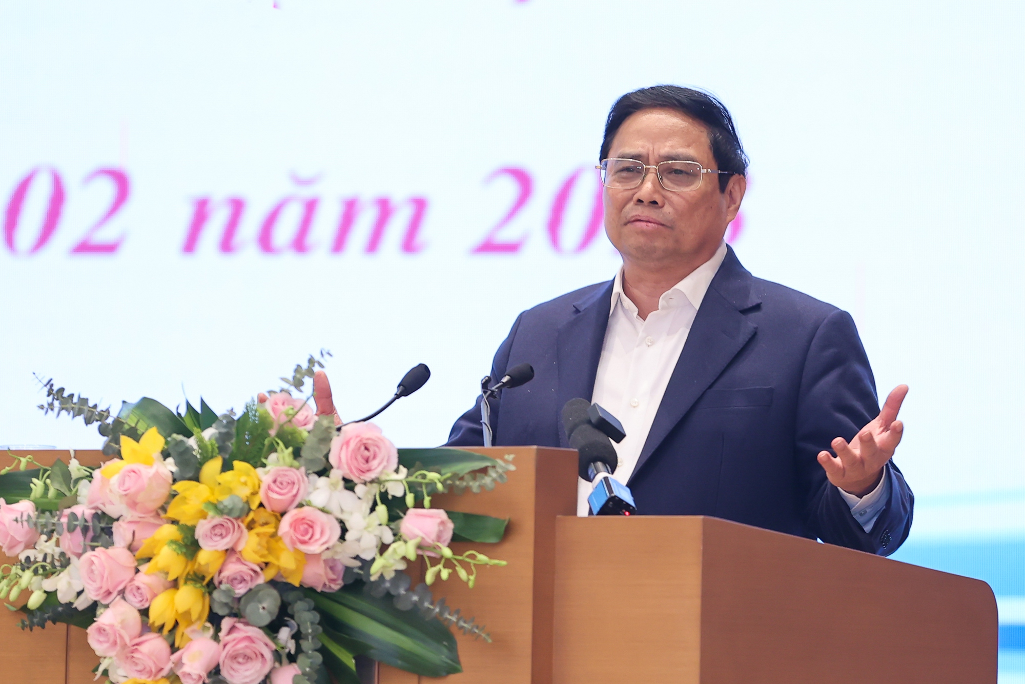 TỔNG THUẬT: Tháo gỡ và thúc đẩy thị trường bất động sản phát triển an toàn, lành mạnh, bền vững - Ảnh 1.