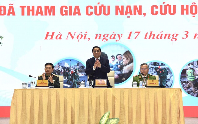 Thủ tướng Chính phủ gặp mặt đoàn công tác tham gia cứu nạn, cứu hộ tại Thổ Nhĩ Kỳ - Ảnh 2. Thủ tướng Chính phủ gặp mặt đoàn công tác tham gia cứu nạn, cứu hộ tại Thổ Nhĩ Kỳ - Ảnh 2.