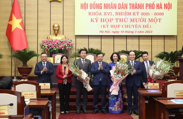 Phê chuẩn kết quả bầu, bãi nhiệm chức vụ Phó Chủ tịch UBND TP Hà Nội - Ảnh 1.