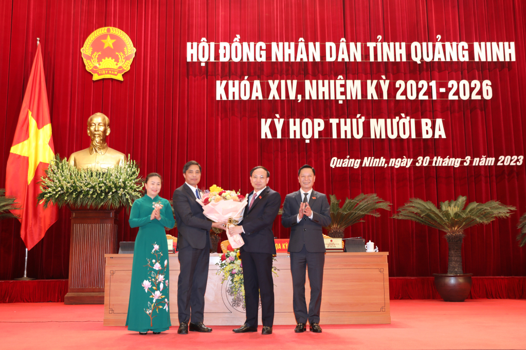 Phê chuẩn Phó Chủ tịch UBND tỉnh Quảng Ninh