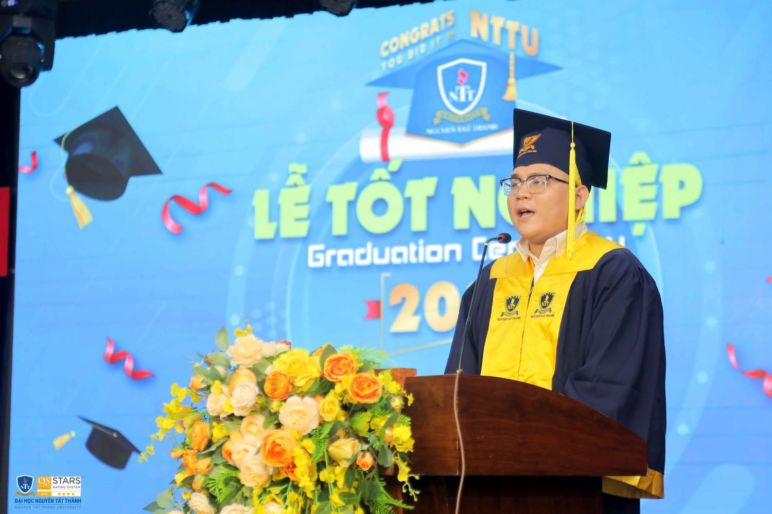 Trường ĐH Nguyễn Tất Thành tổ chức lễ tốt nghiệp cho hơn 1000 Tân Cử nhân, Dược sỹ, Kỹ sư - Ảnh 2.